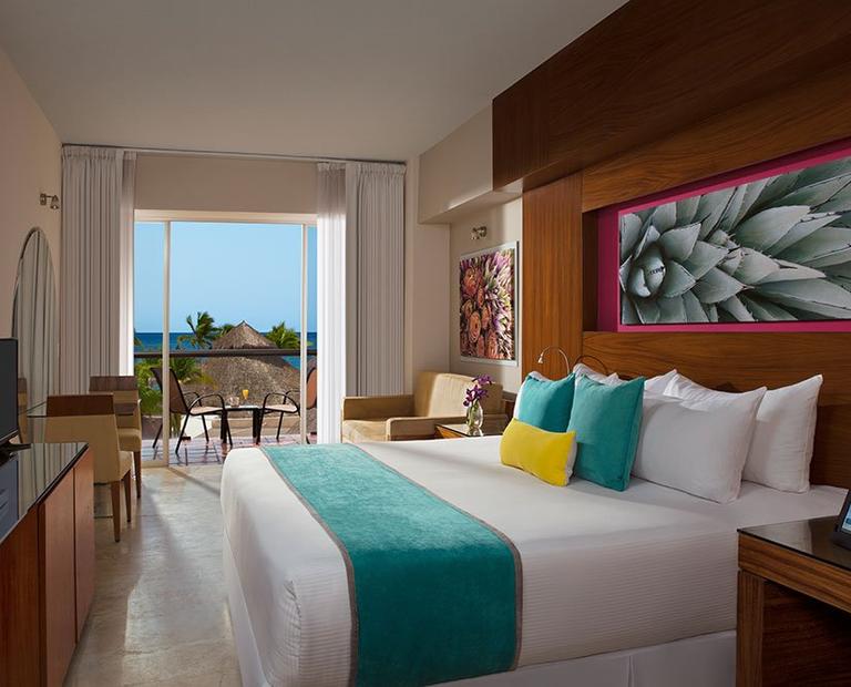 Deluxe Hotel Krystal Grand® Los Cabos