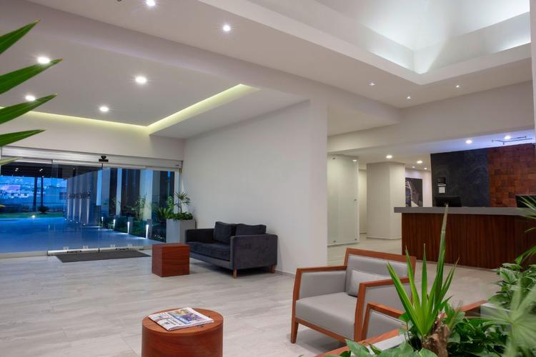 Recepción Hotel Krystal Urban Monterrey San Jeronimo Recepción Hotel Krystal Urban Monterrey San Jeronimo