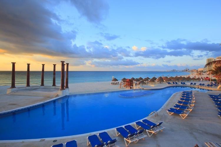Piscina Hotel Krystal Cancún Piscina Hotel Krystal Cancún