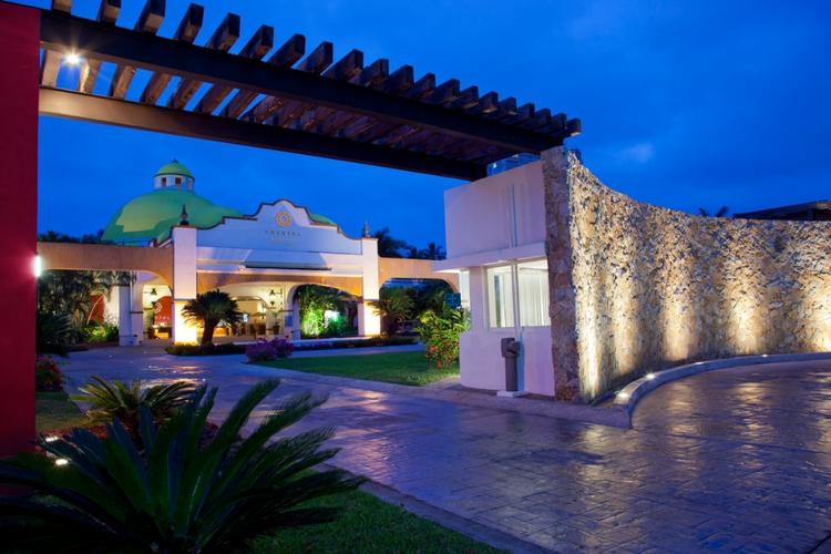 Fachada Hotel Krystal® Puerto Vallarta Fachada Hotel Krystal® Puerto Vallarta