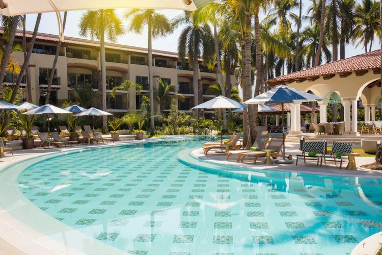 Piscina Hotel Krystal Grand® Puerto Vallarta Piscina Hotel Krystal Grand® Puerto Vallarta